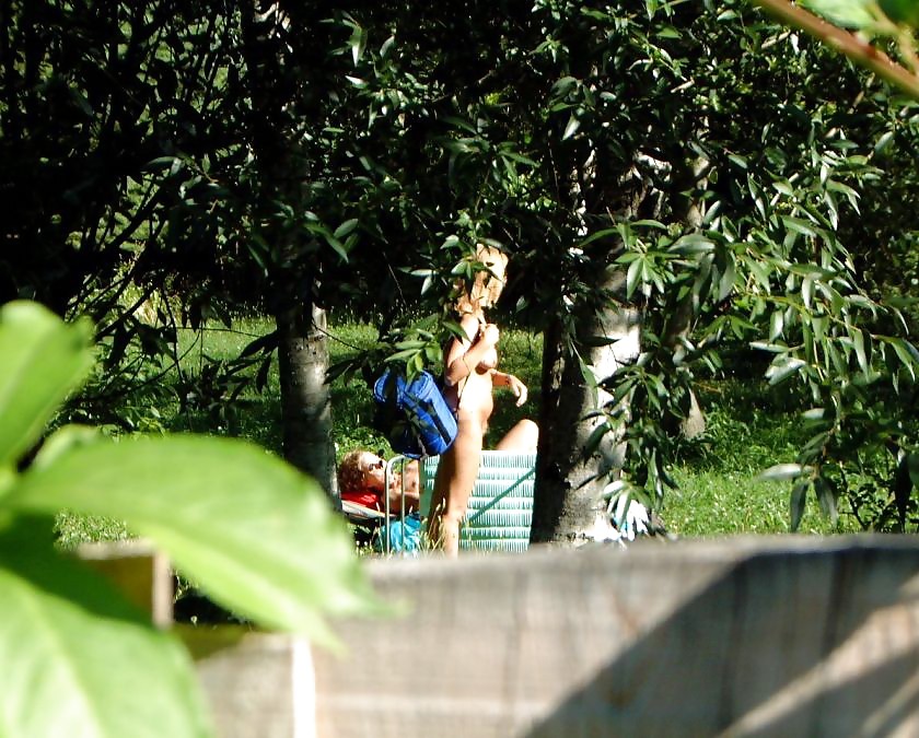 Espiando a las vecinas #35170601