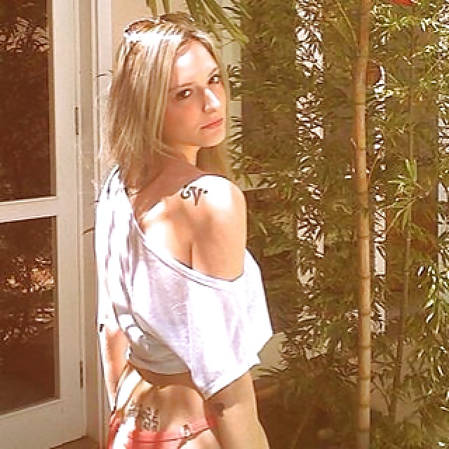 Blonde Brazilian w beautiful tits! Please comment!!! #27853396