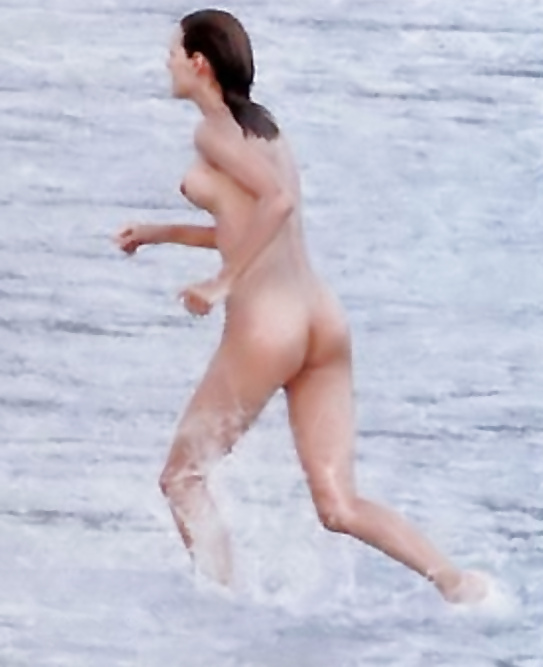 Uma thurman bikini topless embarazada 
 #37157792