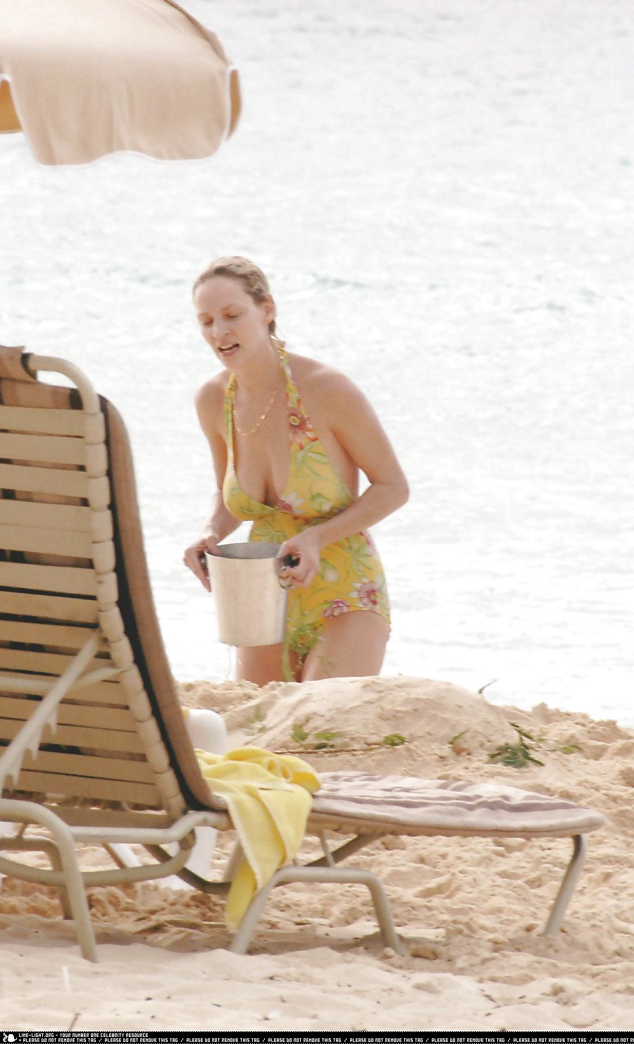 Uma thurman bikini topless embarazada 
 #37157820