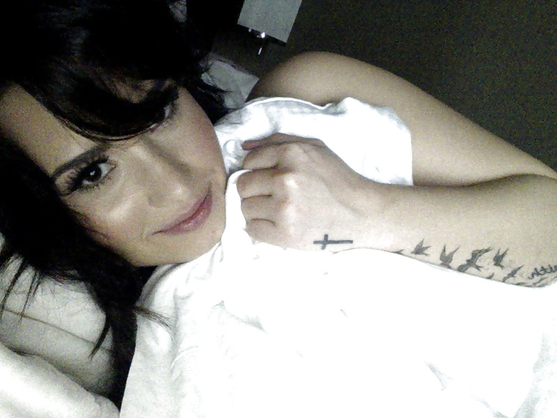 Demi Lovato Leaked Cell Phone Photo's #25372629