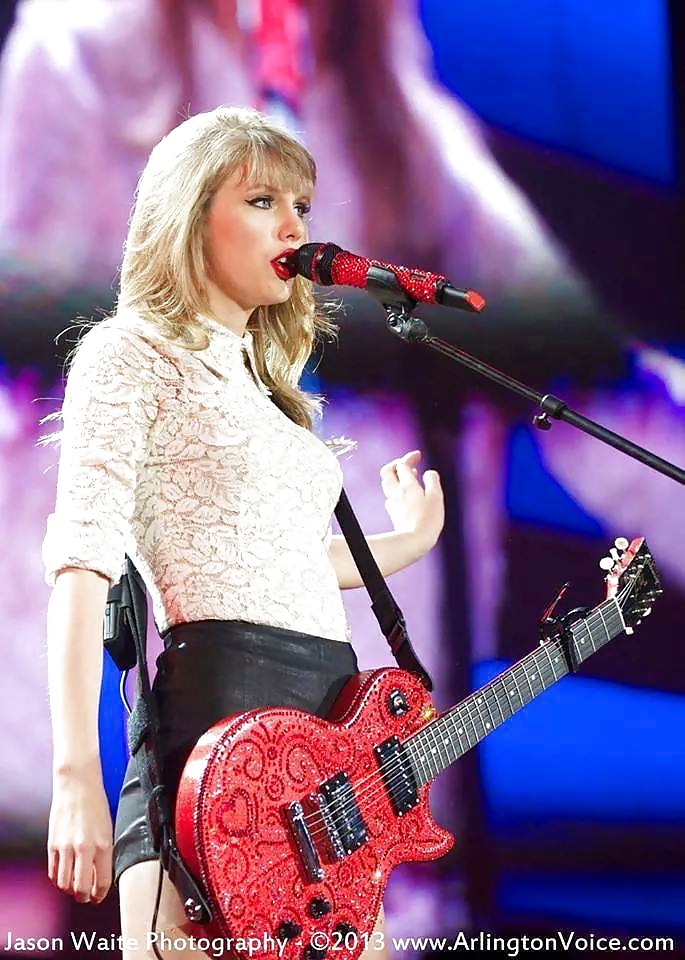 Tons more taylor swift
 #39078832
