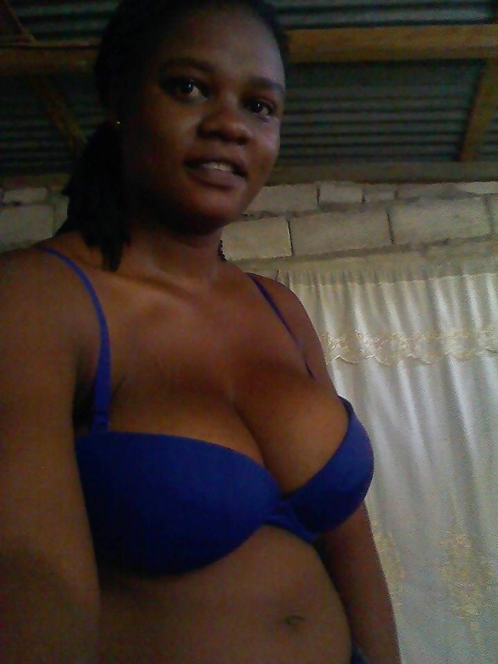 Big Boobed, Afrikanisch #31837765