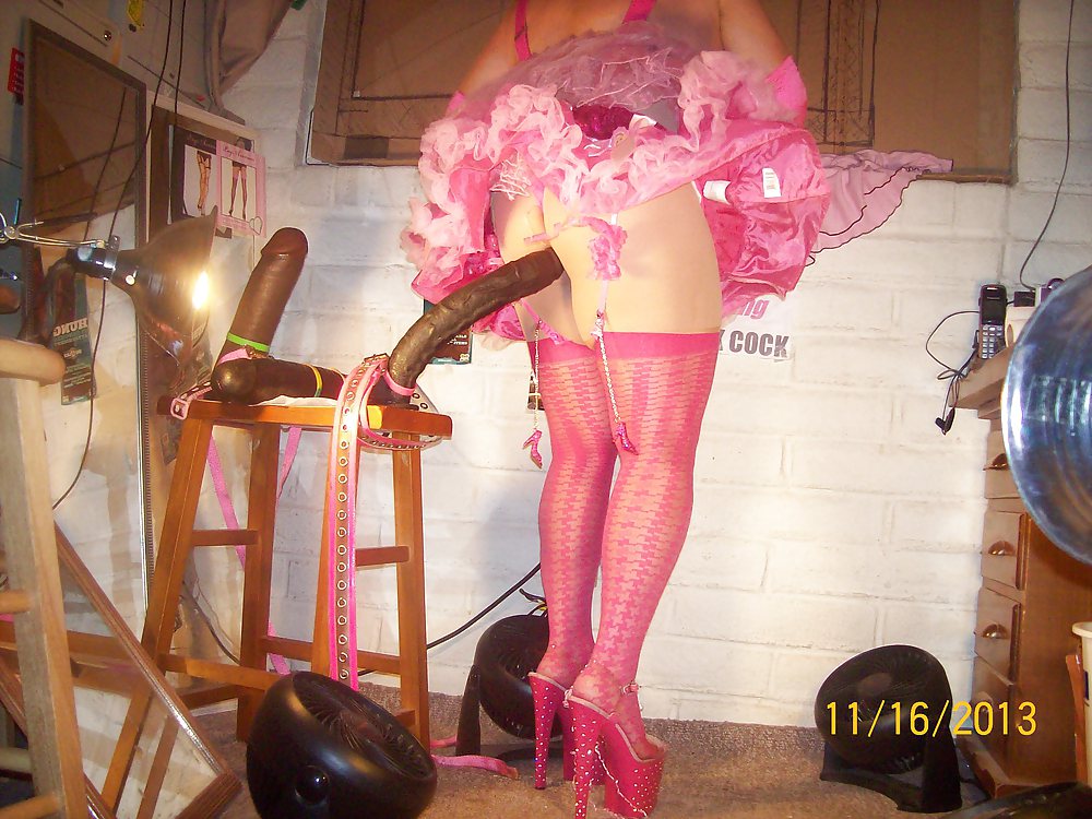 Tgirl BBCSlut Neckt Darryl BBCs In Leinwand Hot Pink Outfit #23351686