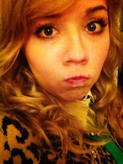 Jennette mccurdy
 #27097456