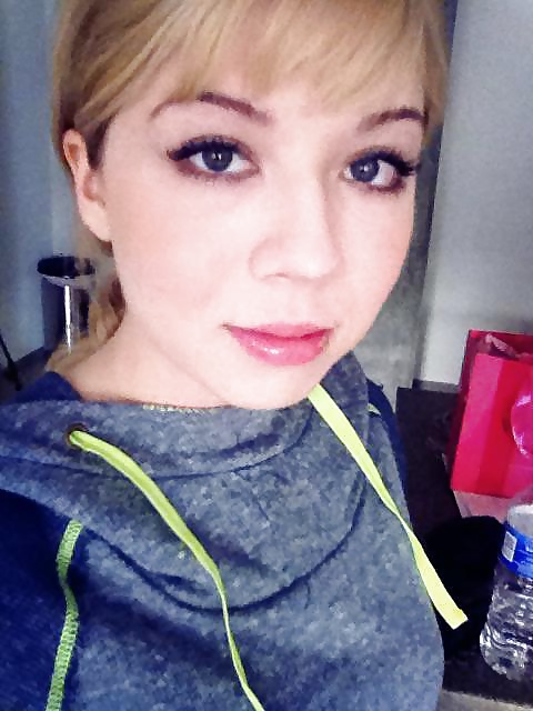 Jennette mccurdy
 #27097534