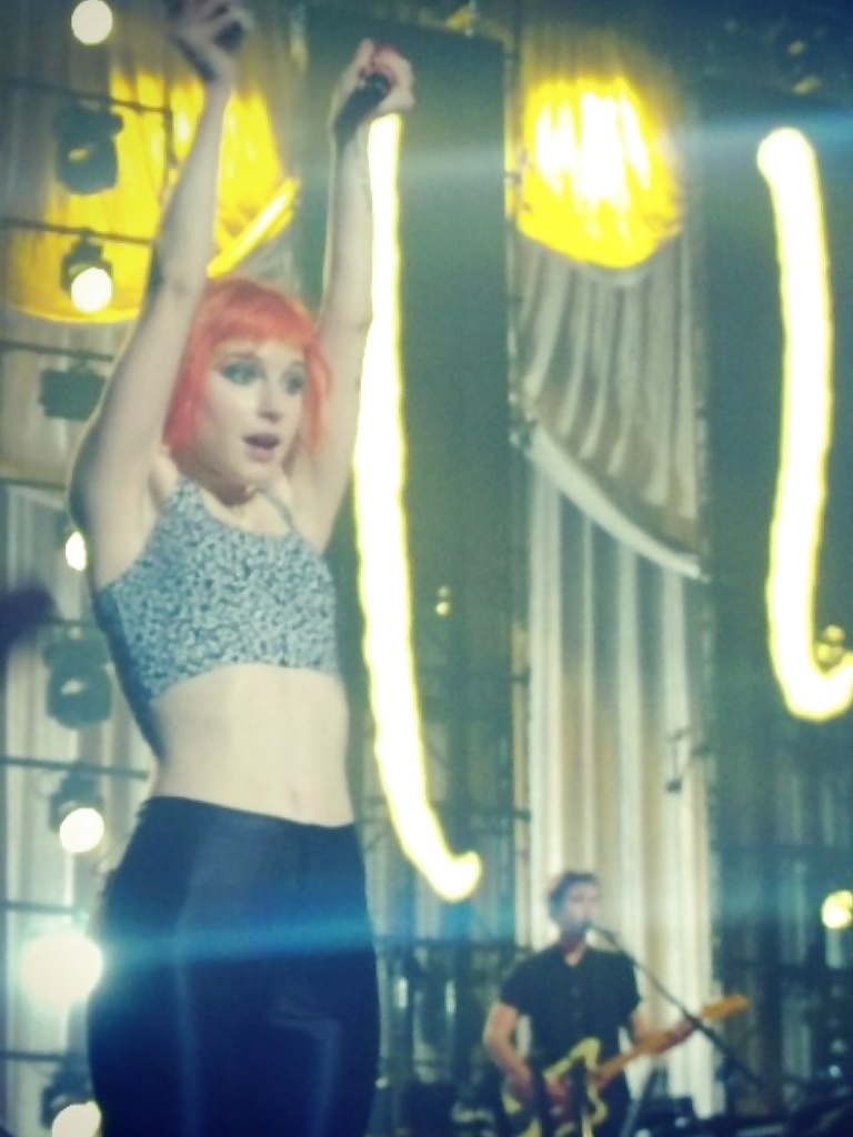 Hayley Williams - Born to tease #26937926