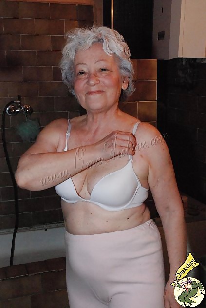 Omapass: vieja abuelita regordeta con grandes tetas
 #29563686