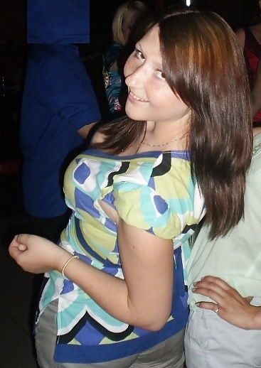 Perra con tetas follables ! comentario 
 #34295078