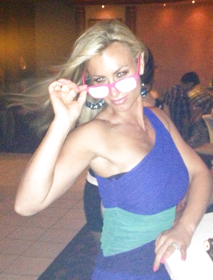 One of the hottest MILFS I have ever seen  #30643593