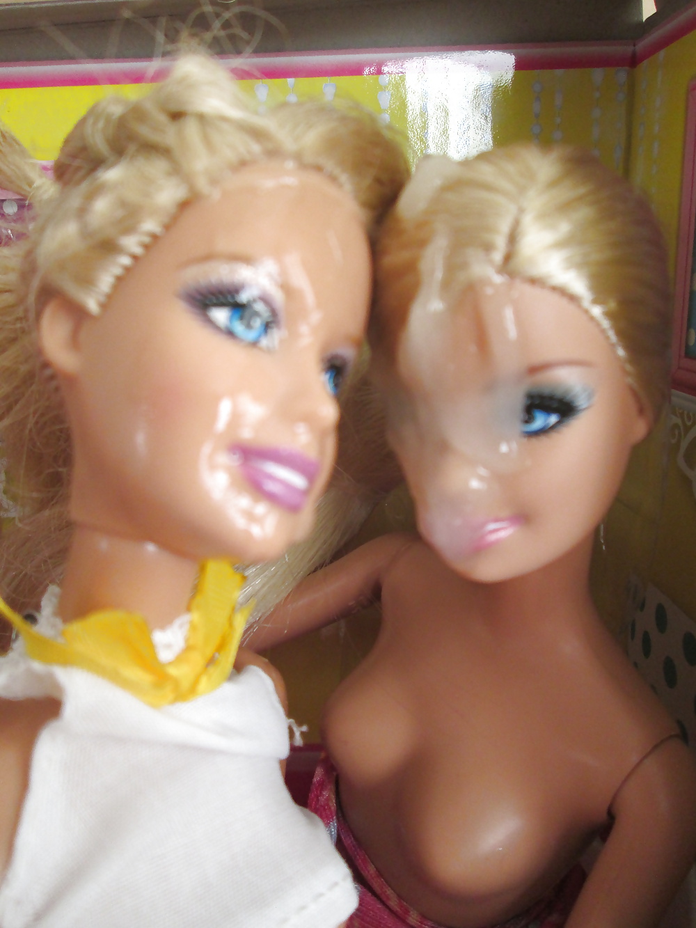 Twin Barbie sisters share a snack #40383860