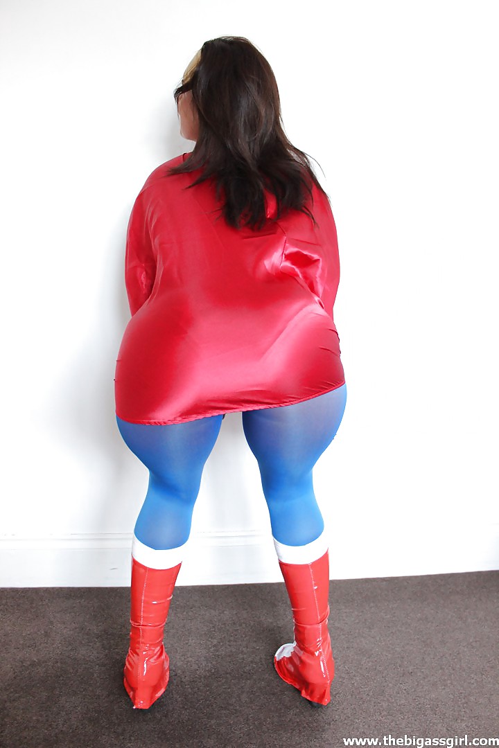 BIG ASS WONDER WOMAN SUPERHEROINE COSPLAY BOOTY SAMPLE #37421052