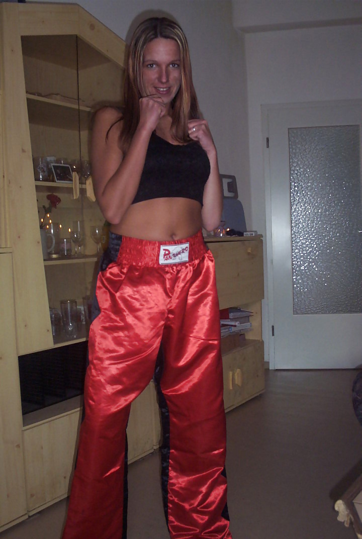 Aprendió con un compañero de estudios, el novio estaba en un viaje en bicicleta
 #35582655