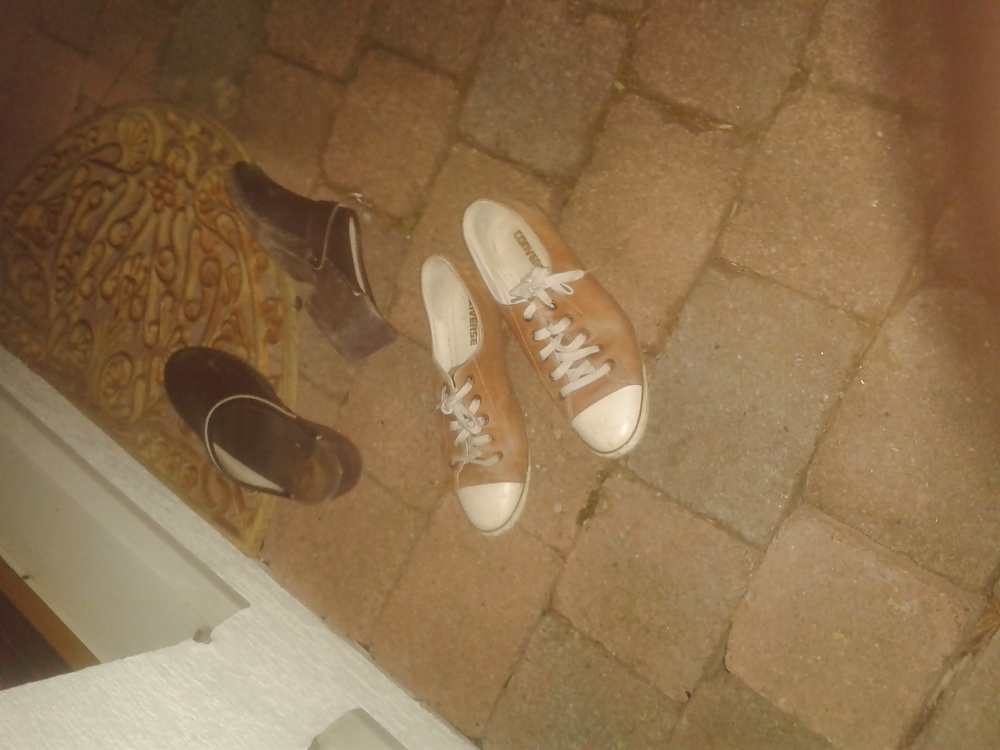 The stolen shoes of my neighbor #26962344