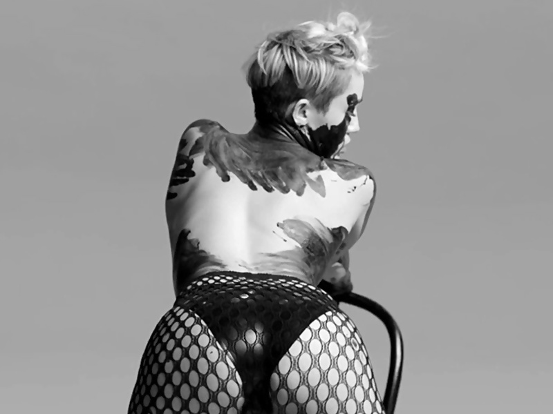 Miley cyrus en el video de la gira bangerz
 #28511232