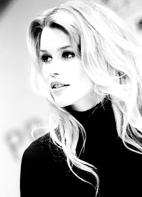 Claudia Schiffer - Pretty Face for Spunking #36058462