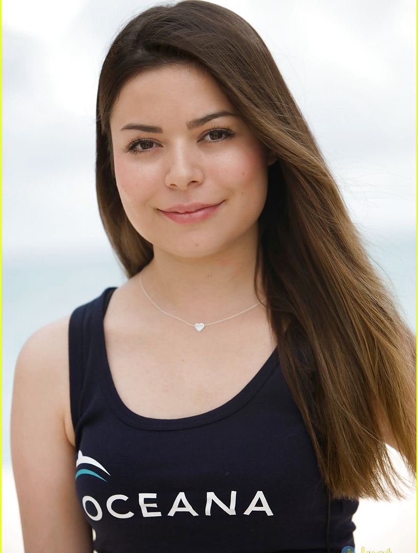 Miranda cosgrove tiene un pene
 #22868509