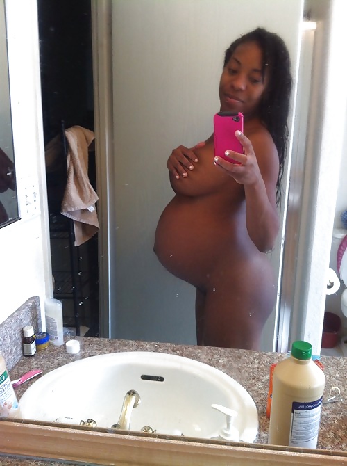 美しい妊娠中の女性
 #32625472