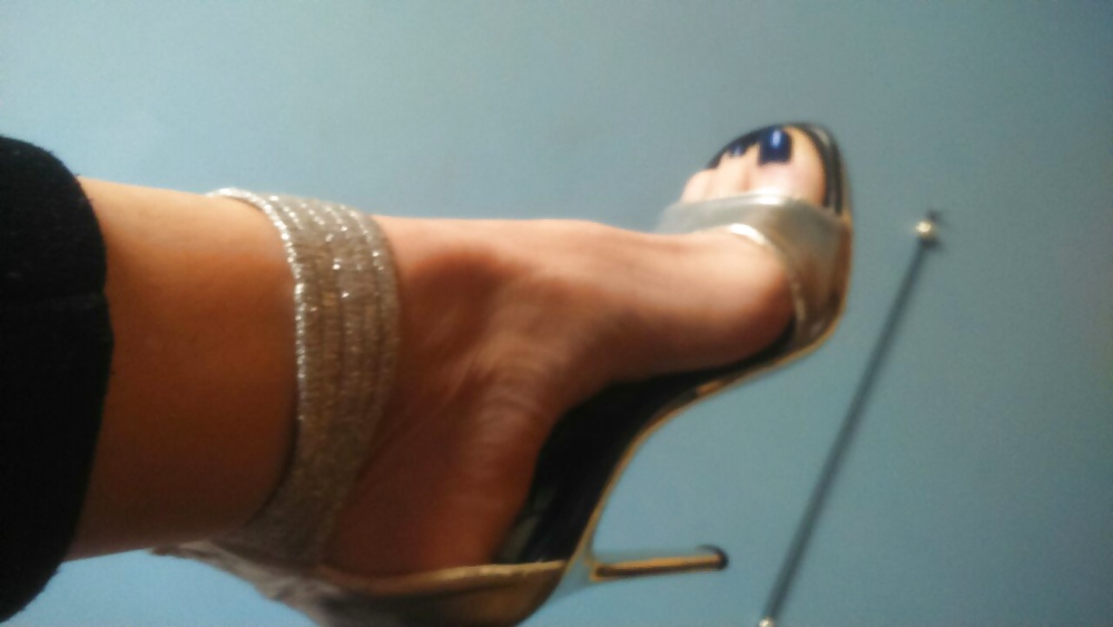 Here I present to new feet! Courtesy of my friend Cristina!  #30117004