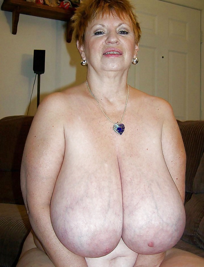 Tante Manuela Et Ses Gros Seins #36255249