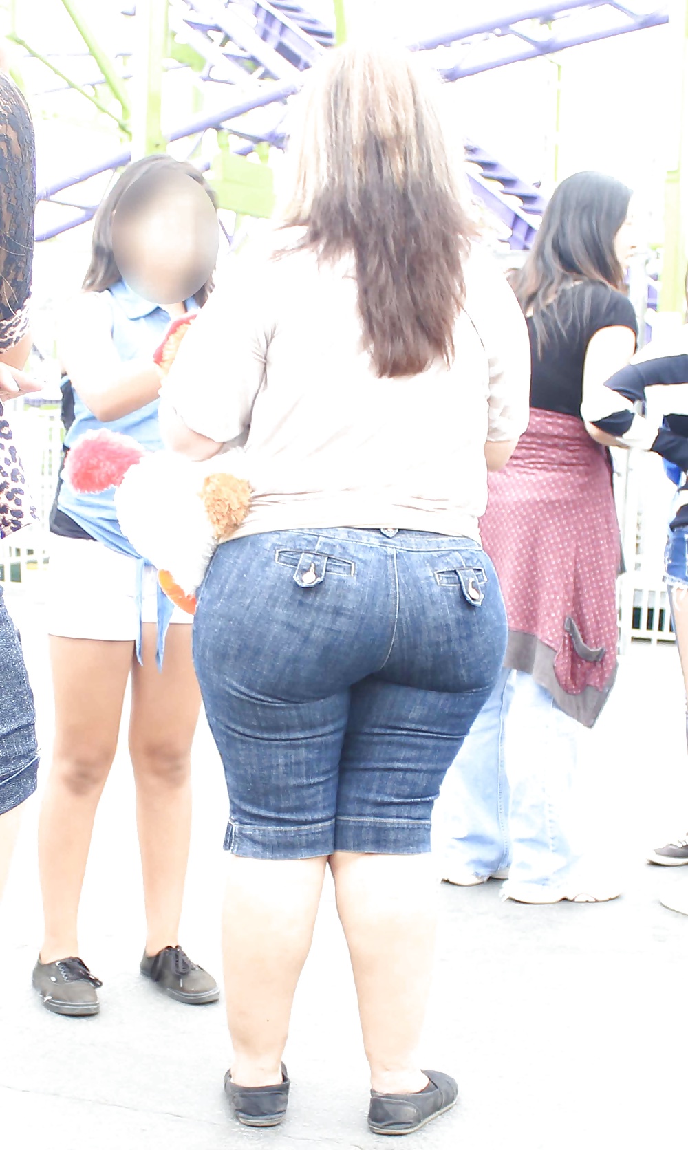 Candid Huge Latina Mom Ass in Jeans #31359602