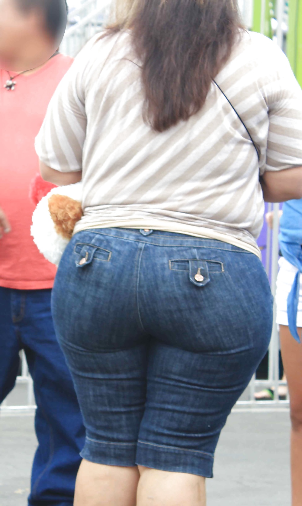 Candid Huge Latina Mom Ass in Jeans #31359610