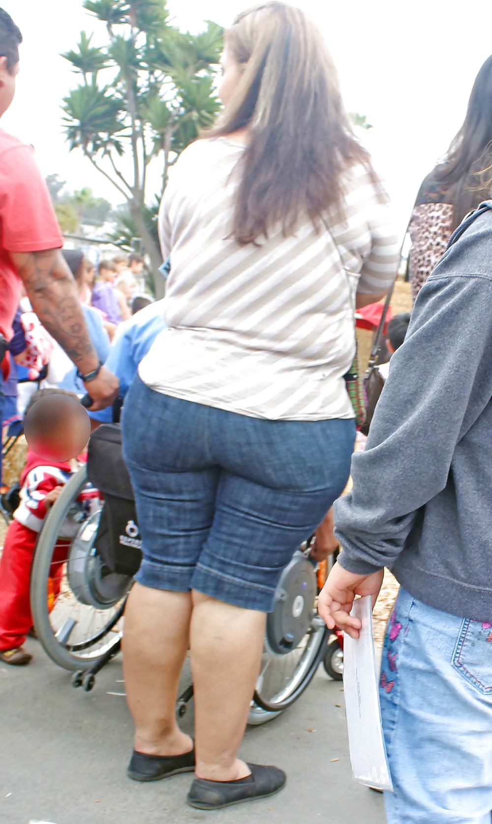 Candid Huge Latina Mom Ass in Jeans #31359612