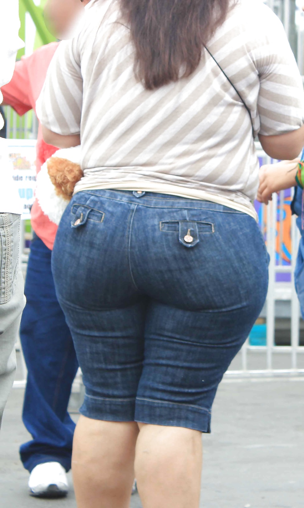 Candid Huge Latina Mom Ass in Jeans #31359615