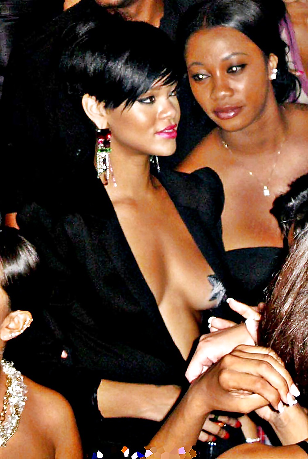 Exponiendo a rihanna como una sucia zorra sexy por twistedworlds
 #36792767
