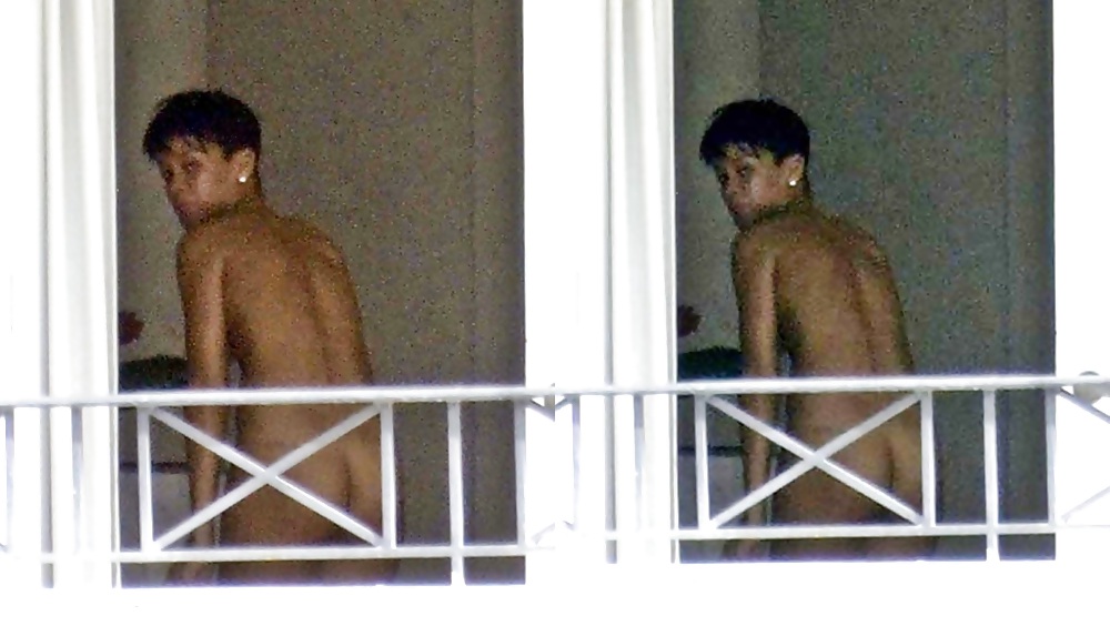 Exponiendo a rihanna como una sucia zorra sexy por twistedworlds
 #36792828
