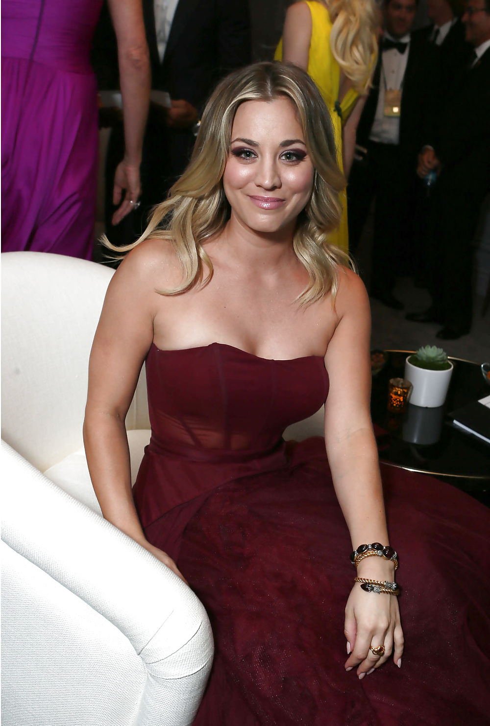 Kaley Cuoco #28831998