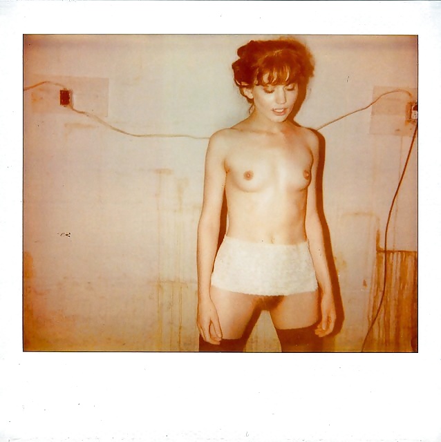 Polaroid e foto nudo d'epoca
 #39975850
