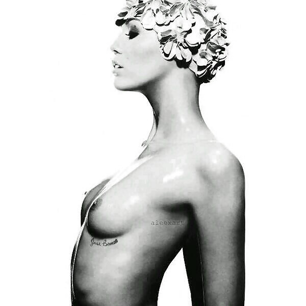 ¡¡¡Miley cyrus - topless y sexy!!!
 #25150425