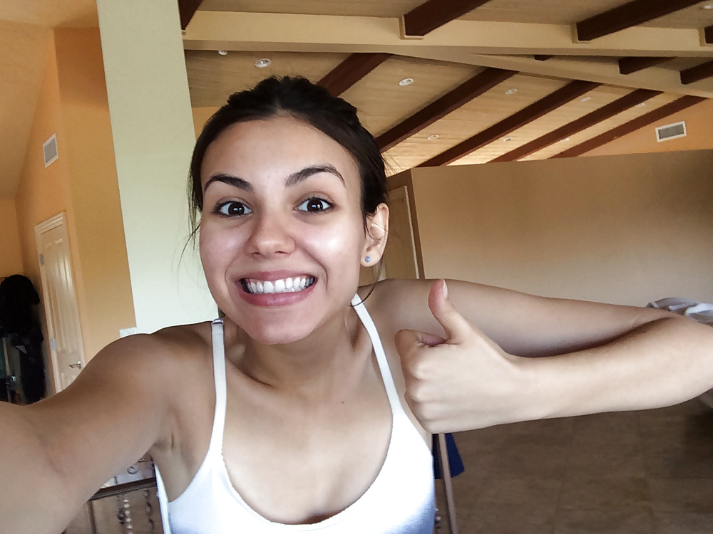 Victoria Justice Nude Leaked Pics  #32777208