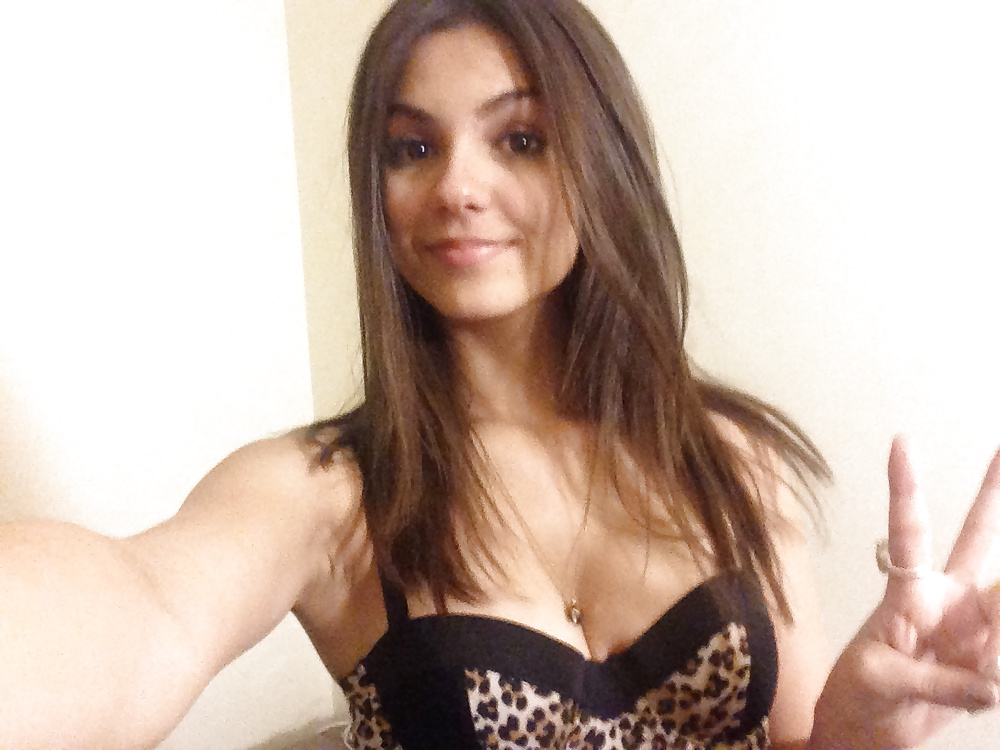 Victoria Justice Nude Leaked Pics  #32777260