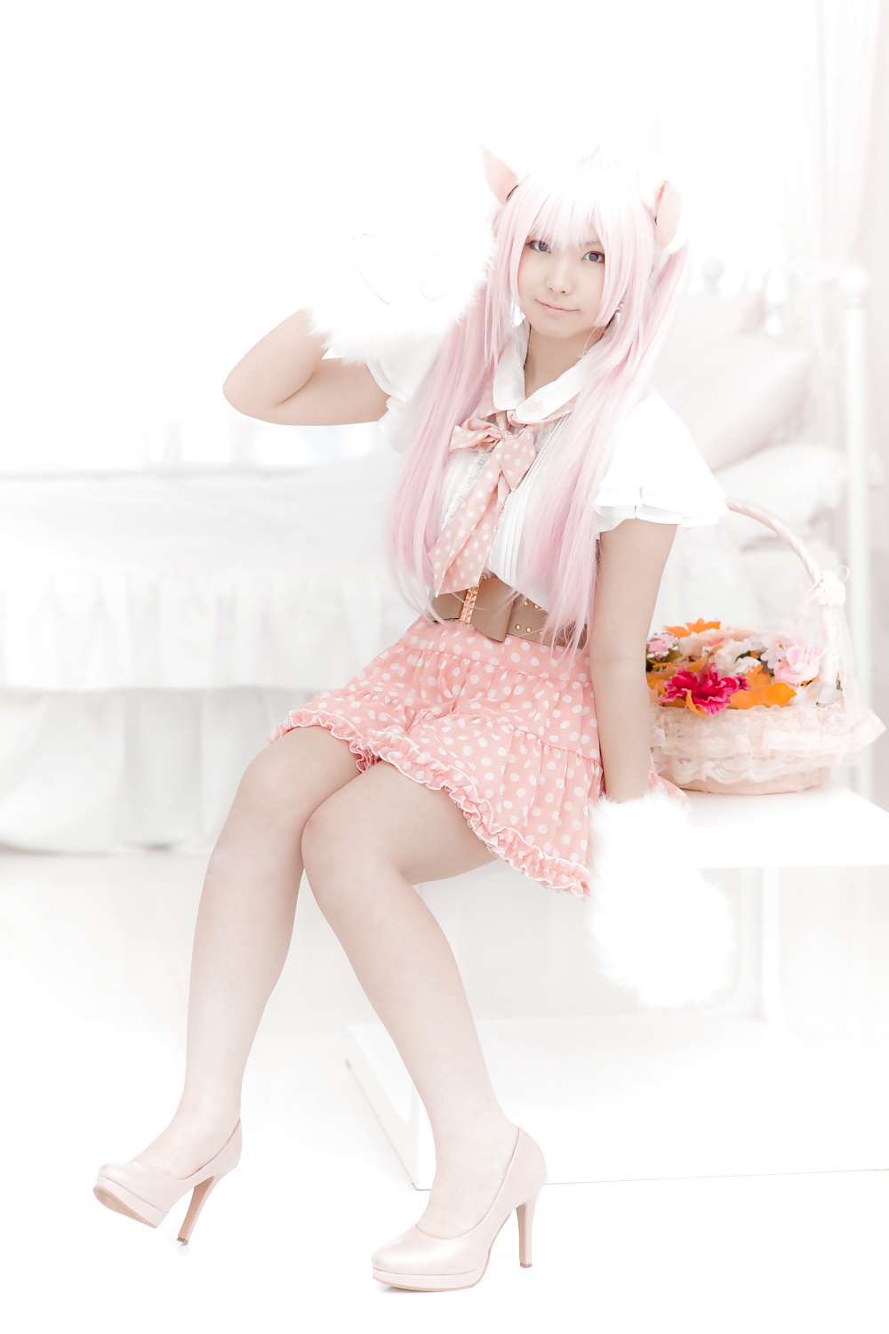 Asiatica cosplay in bianco
 #26558695