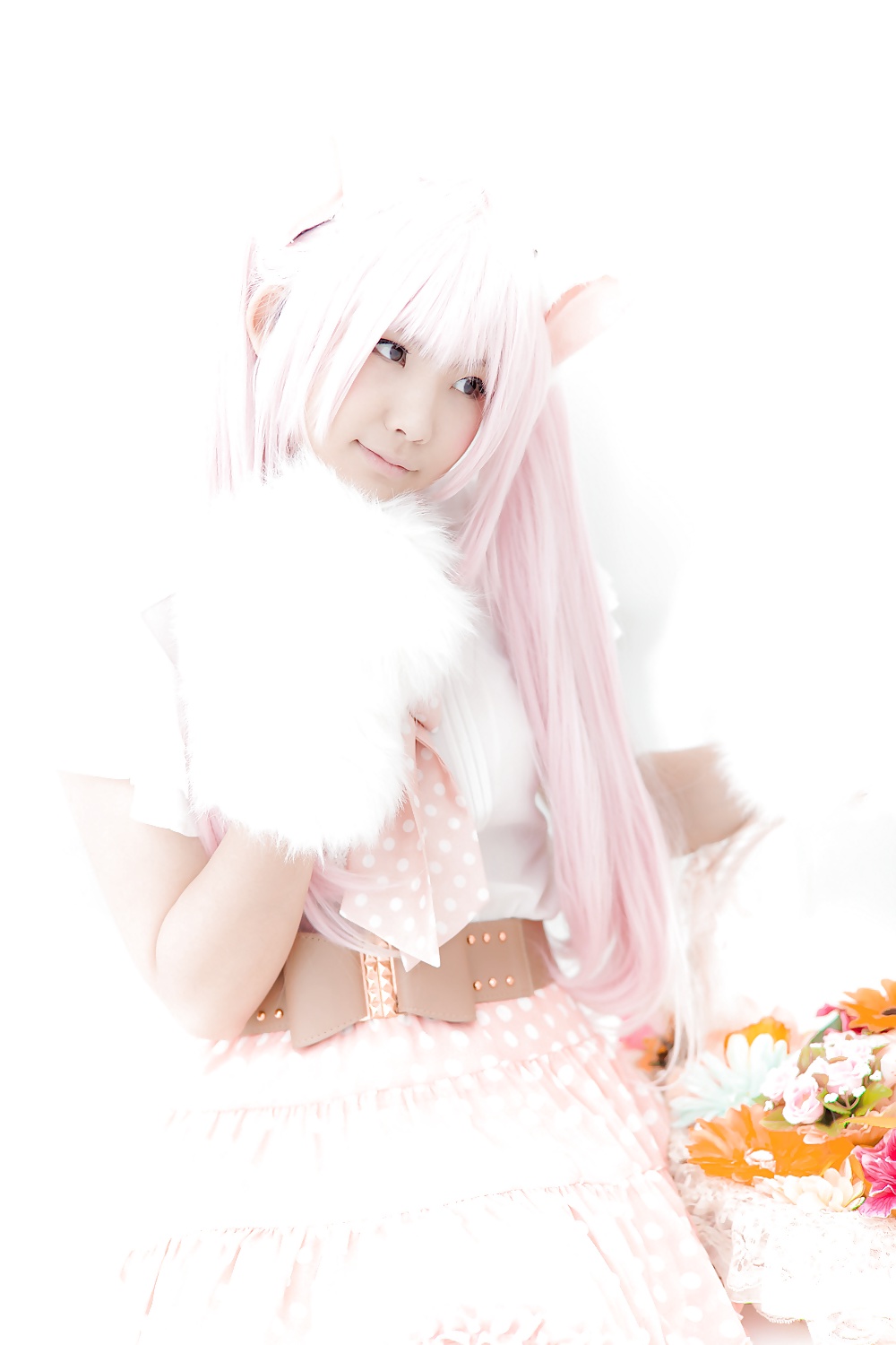Asiatica cosplay in bianco
 #26558762