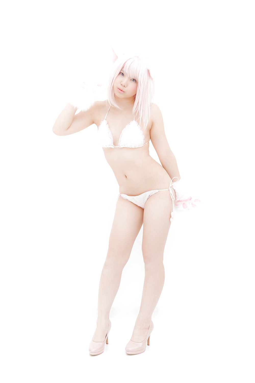 Asian Cosplay in White #26558970