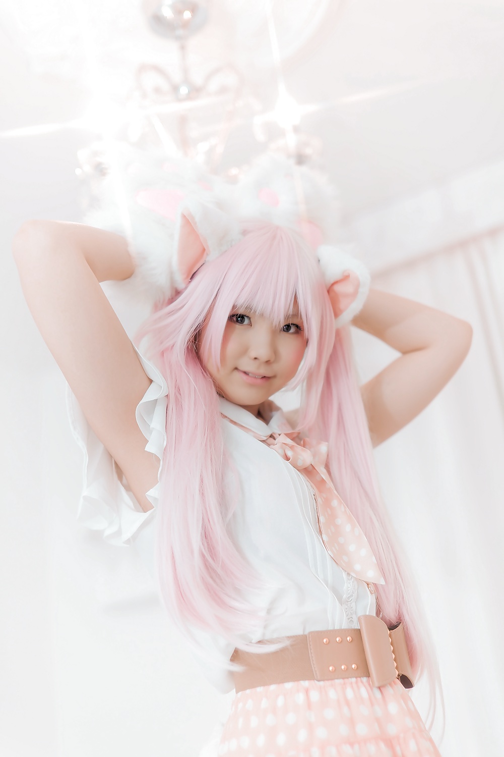 Asiatica cosplay in bianco
 #26559010