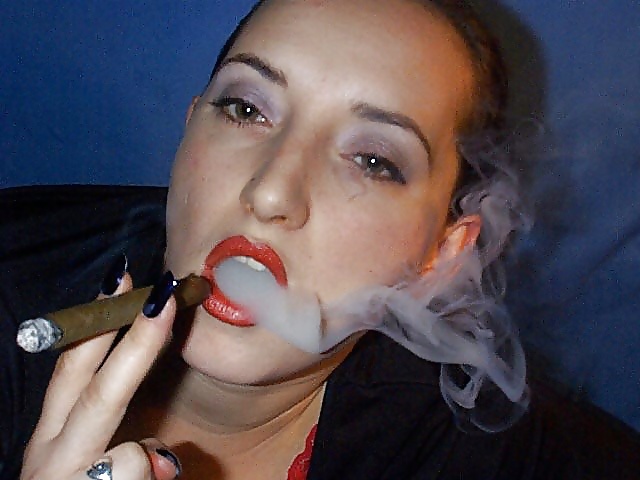 Sexy y cautivador fumadores de puros - i i
 #29338237