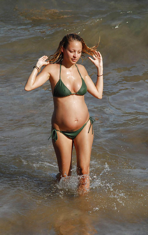 Pregnant women in bikini 1. #37437486