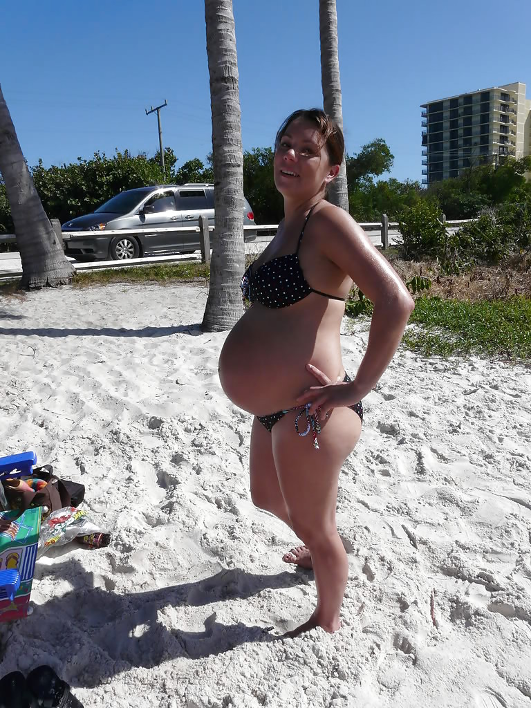 Pregnant women in bikini 1. #37437493