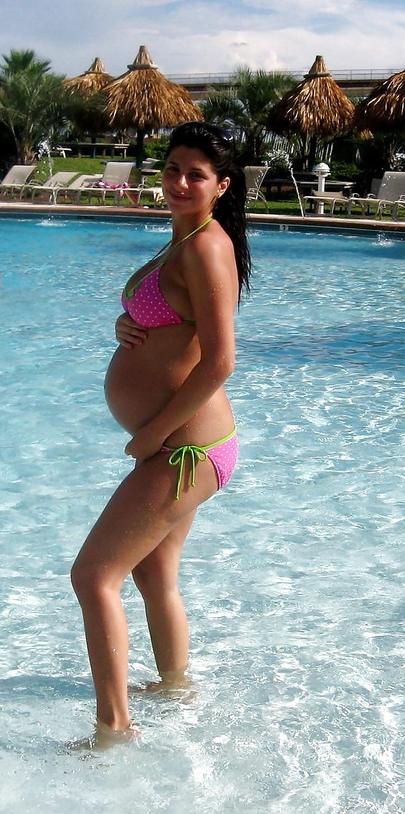 Pregnant women in bikini 1. #37437524