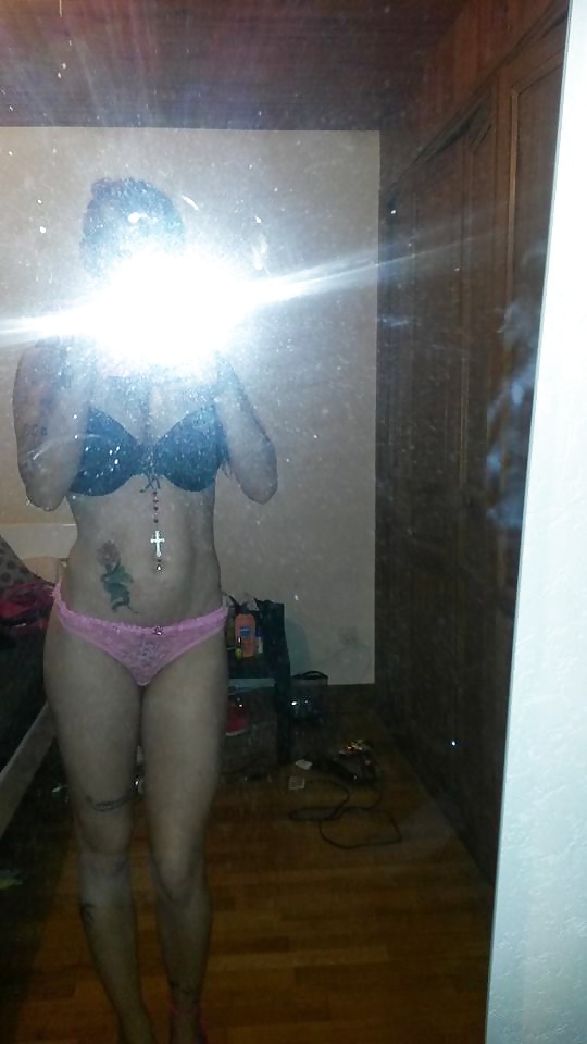 1人のセクシーな女性
 #28358801