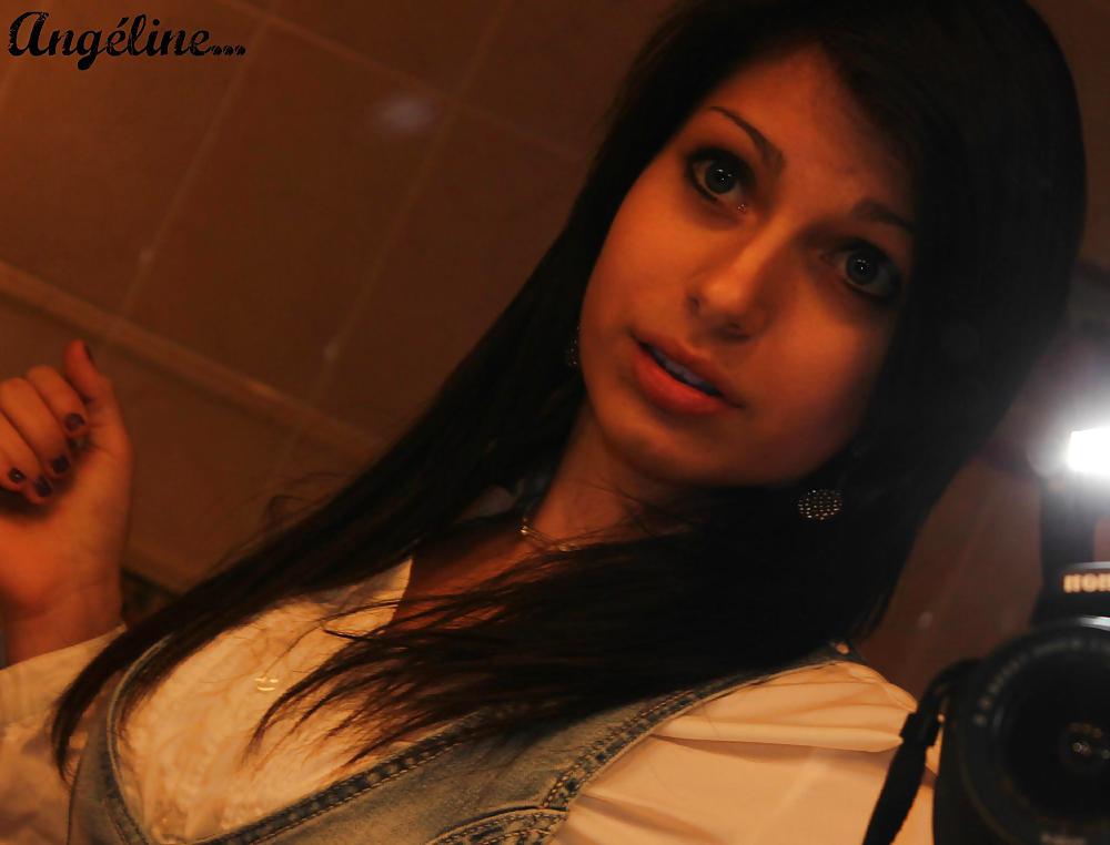 Angeline une amie du fiston..
 #23441492