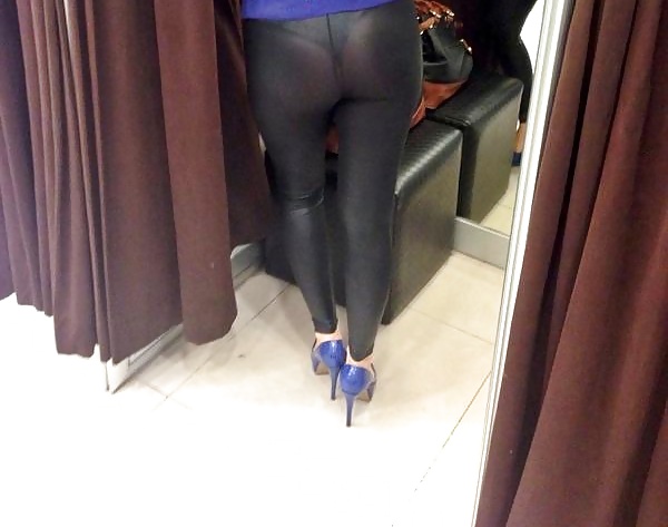 黒のレギンス 
 #38959043