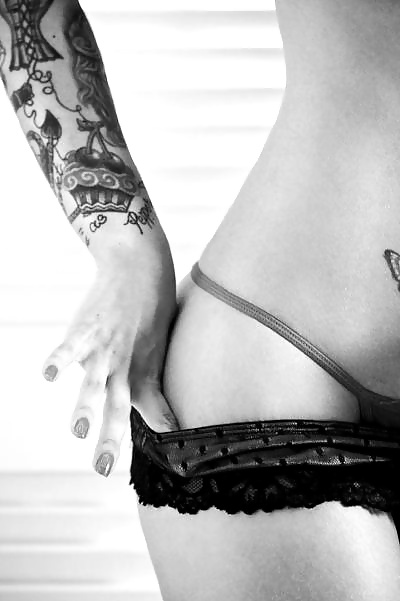 Sinful snapshots 03
 #26311999