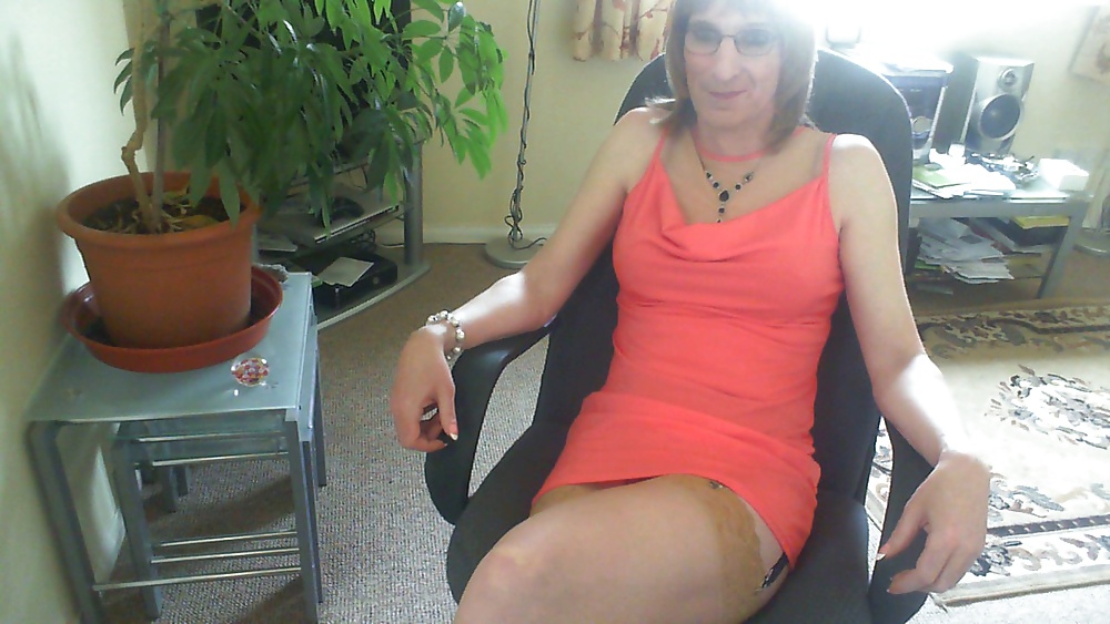 Yo vestida
 #33187776