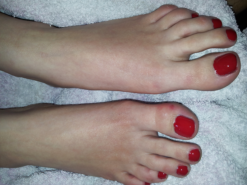 Wifes Sexy Polir Les Ongles D'orteil Rouges Pieds 2 #36980766