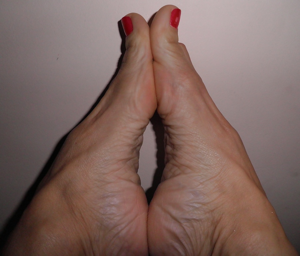 Nia's sexy feet #40530185